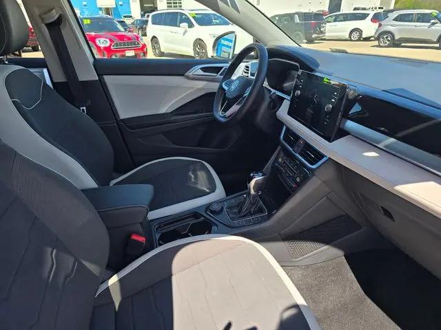 2025 Volkswagen Taos 1.5T SE