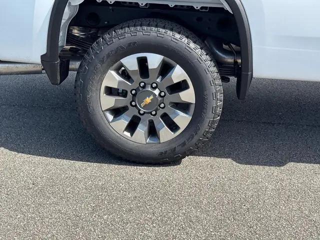 2026 Chevrolet Silverado 2500HD Crew Cab, Long Bed, Custom, 4WD