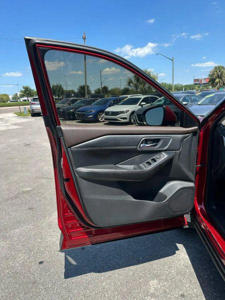 2021 Nissan Rogue SV FWD