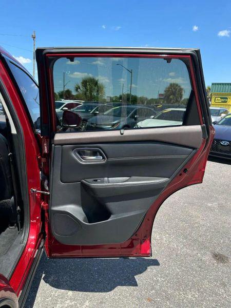2021 Nissan Rogue SV FWD