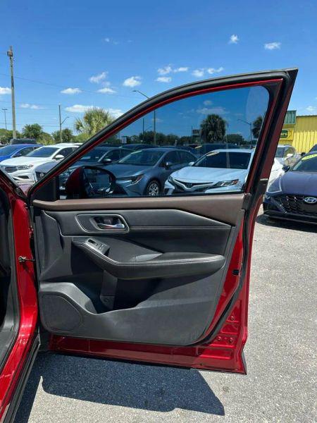2021 Nissan Rogue SV FWD