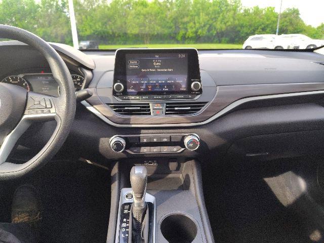2025 Nissan Altima SV FWD