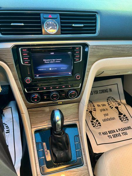 2016 Volkswagen Passat 1.8T SE
