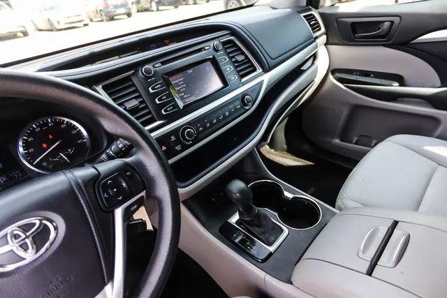 2014 Toyota Highlander LE V6