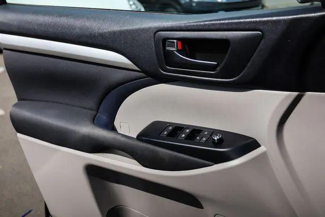 2014 Toyota Highlander LE V6