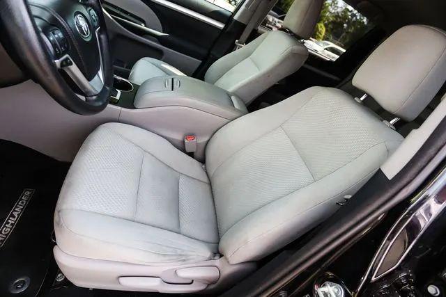 2014 Toyota Highlander LE V6