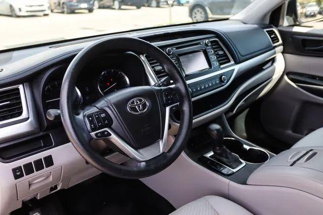 2014 Toyota Highlander LE V6