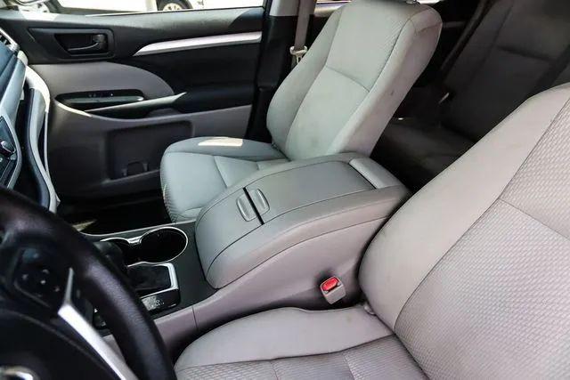 2014 Toyota Highlander LE V6