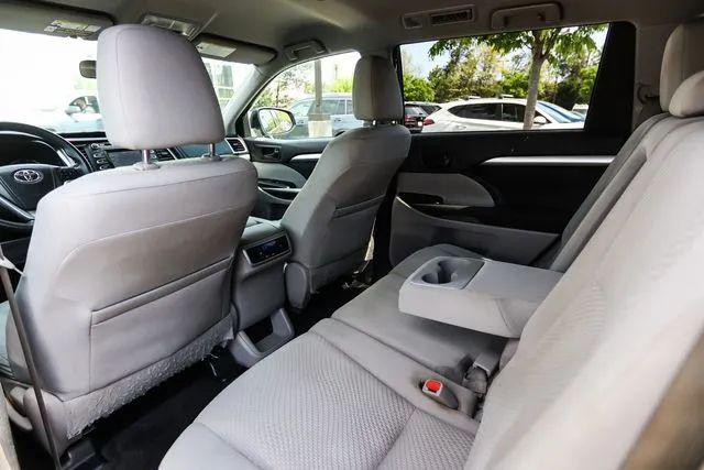 2014 Toyota Highlander LE V6