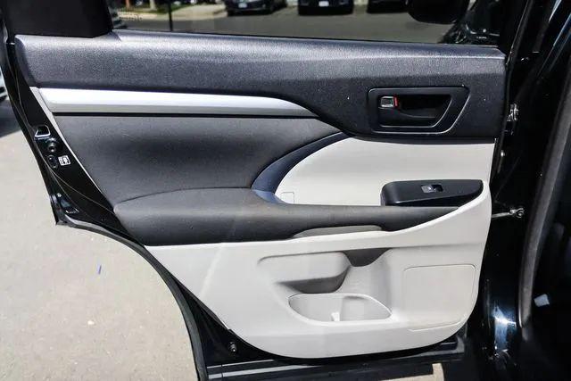 2014 Toyota Highlander LE V6