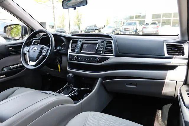 2014 Toyota Highlander LE V6