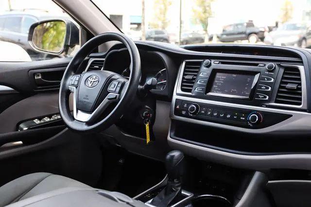2014 Toyota Highlander LE V6