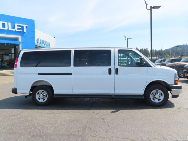2025 Chevrolet Express Passenger RWD 3500 Extended Wheelbase LT