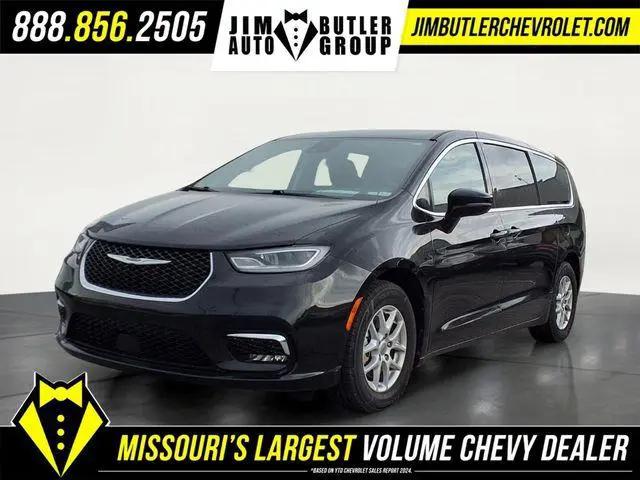 2024 Chrysler Pacifica Touring L for sale in Fenton, MO