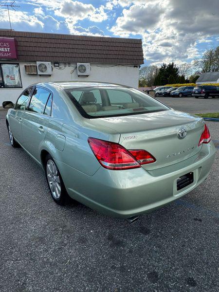 2005 Toyota Avalon XL