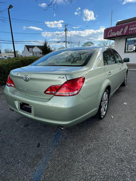 2005 Toyota Avalon XL