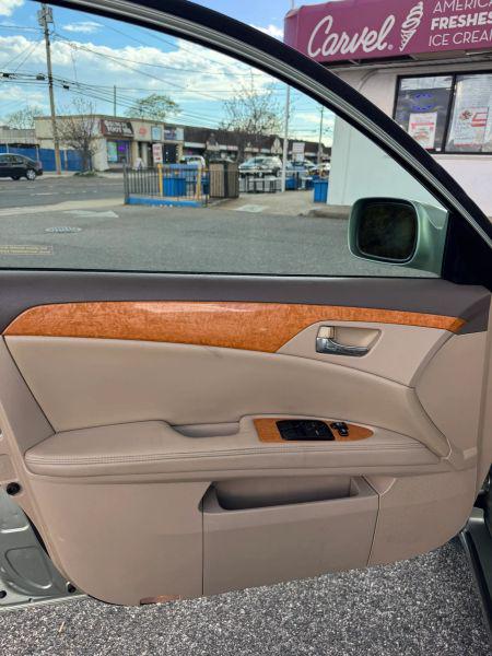 2005 Toyota Avalon XL
