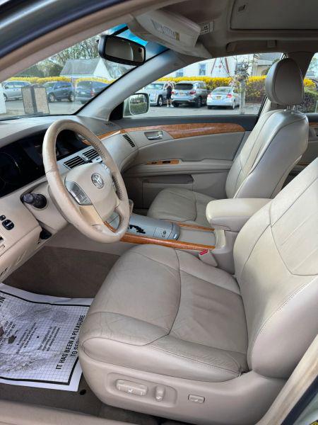 2005 Toyota Avalon XL