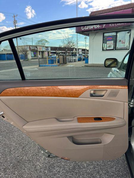 2005 Toyota Avalon XL