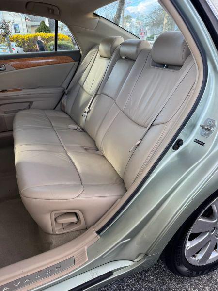 2005 Toyota Avalon XL