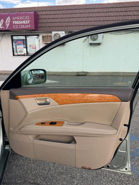 2005 Toyota Avalon XL