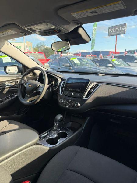 2024 Chevrolet Malibu FWD 1FL