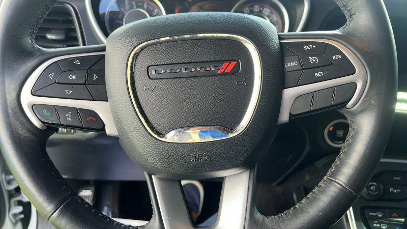 2015 Dodge Challenger SXT Plus