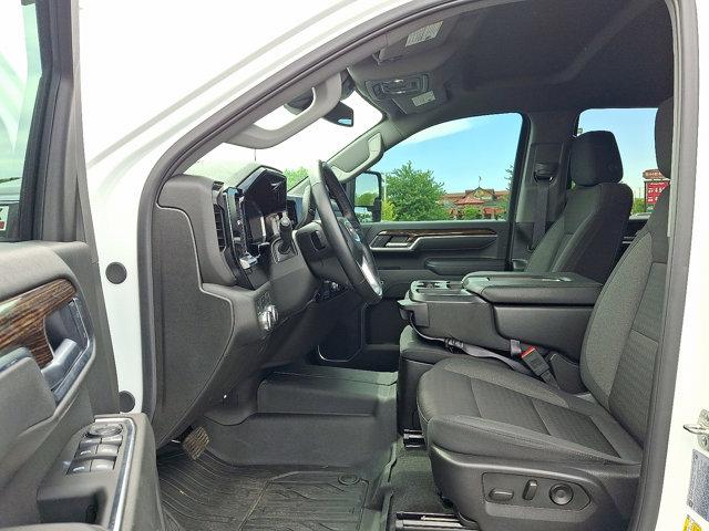 2025 GMC Sierra 2500HD 4WD Crew Cab Long Bed SLE
