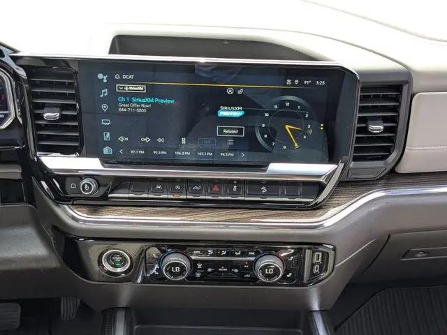 2022 Chevrolet Silverado 1500 4WD Crew Cab Short Bed RST