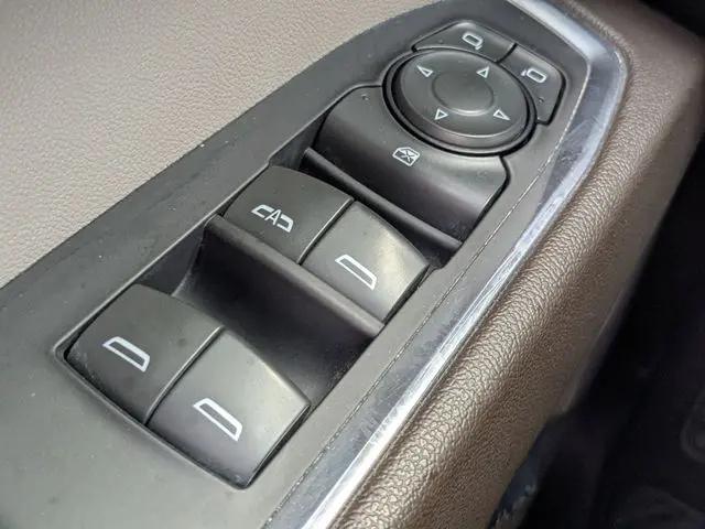 2022 Chevrolet Silverado 1500 4WD Crew Cab Short Bed RST