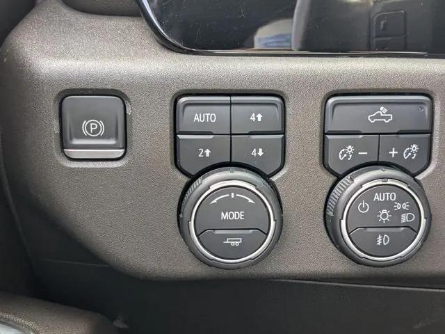 2022 Chevrolet Silverado 1500 4WD Crew Cab Short Bed RST