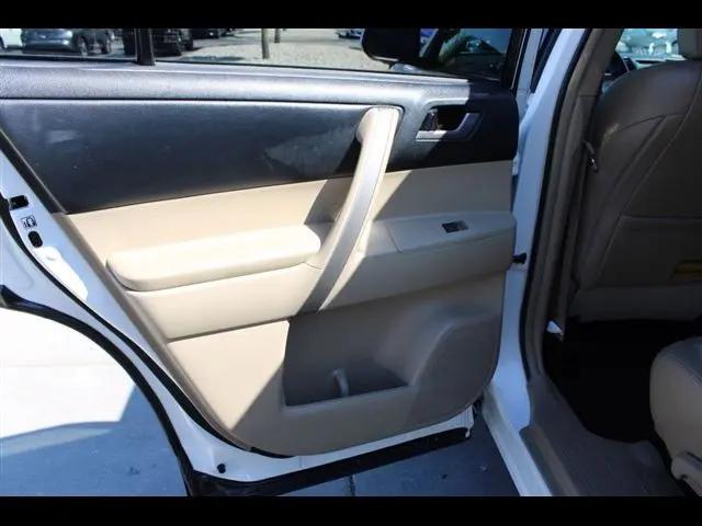 2013 Toyota Highlander SE V6