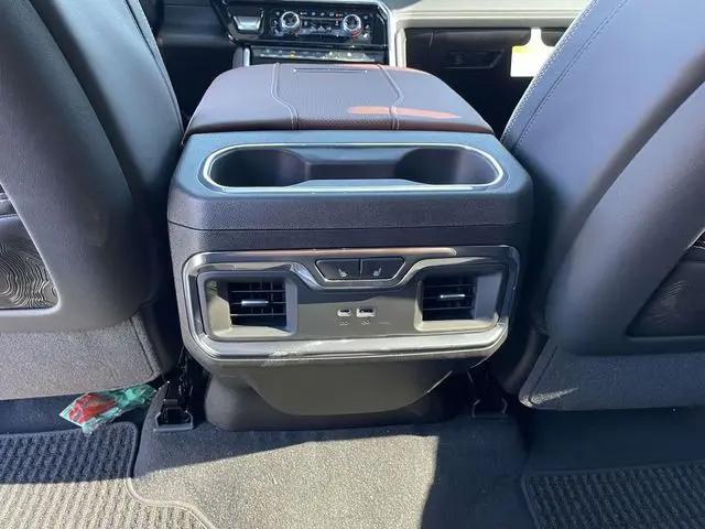 2026 GMC Sierra 2500HD Crew Cab, Standard Bed, Denali Ultimate, 4WD