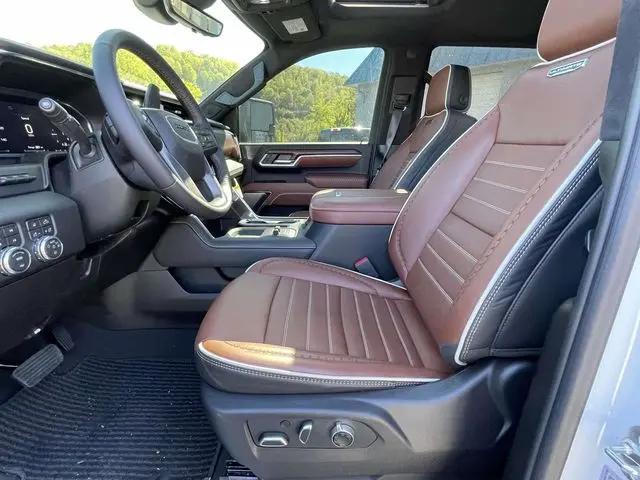 2026 GMC Sierra 2500HD Crew Cab, Standard Bed, Denali Ultimate, 4WD