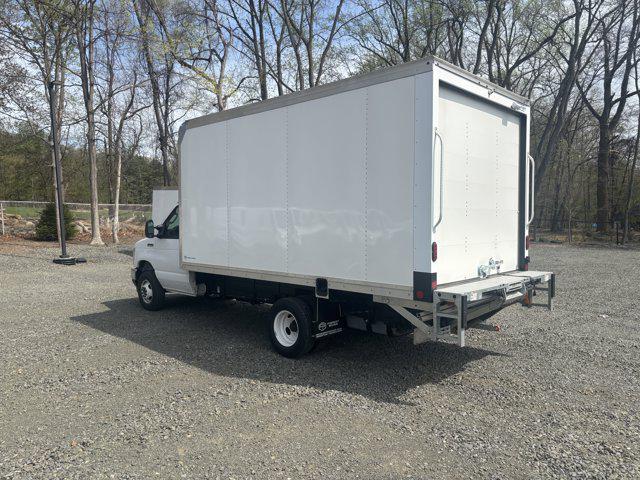 2027 Ford E-Series Cutaway Box Dry Freight