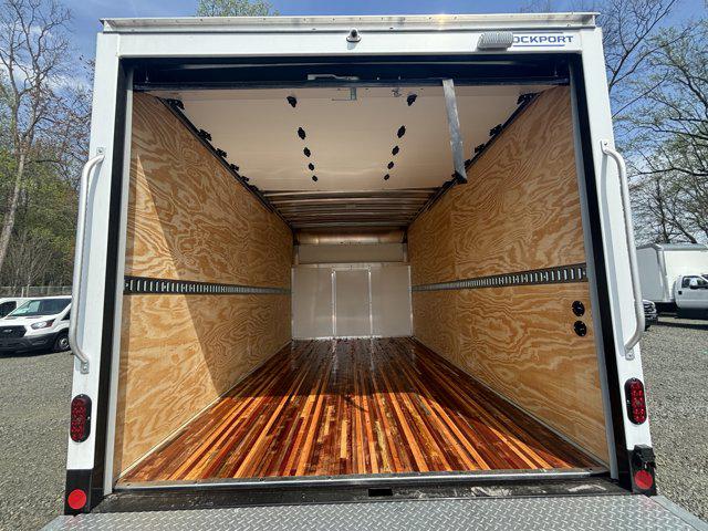 2027 Ford E-Series Cutaway Box Dry Freight