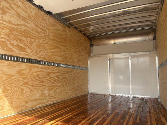 2027 Ford E-Series Cutaway Box Dry Freight