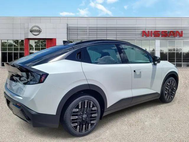 2026 Nissan LEAF PLATINUM+