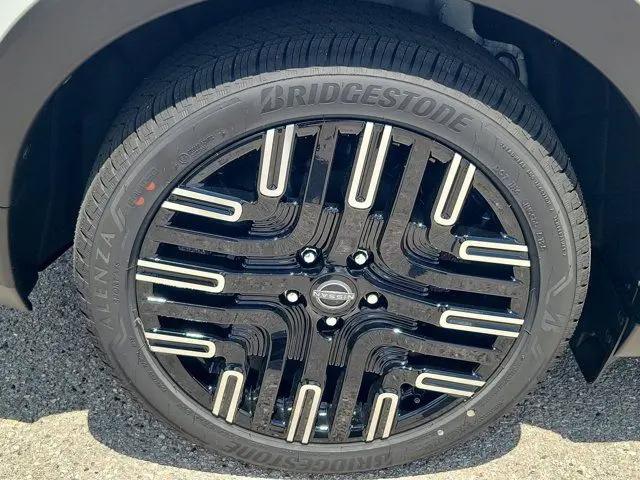 2026 Nissan LEAF PLATINUM+