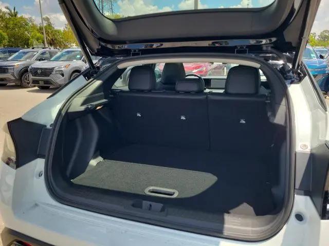 2026 Nissan LEAF PLATINUM+