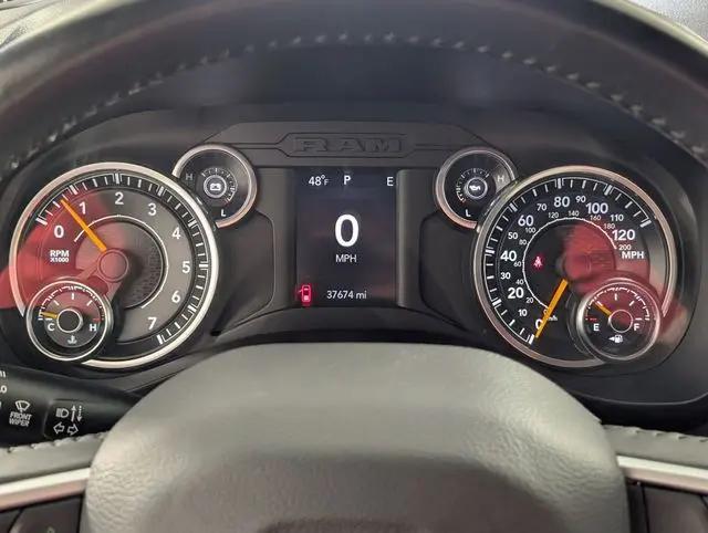 2022 Ram 1500 Big Horn Crew Cab 4x4 5'7" Box