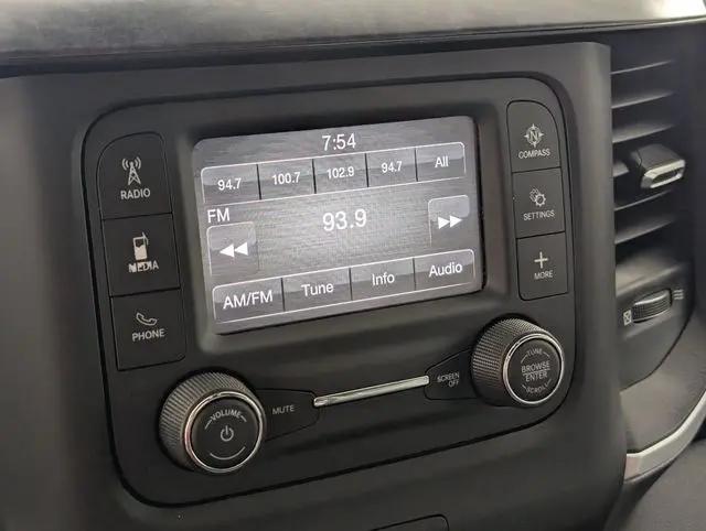 2022 Ram 1500 Big Horn Crew Cab 4x4 5'7" Box