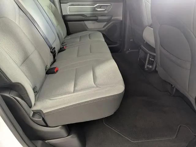 2022 Ram 1500 Big Horn Crew Cab 4x4 5'7" Box