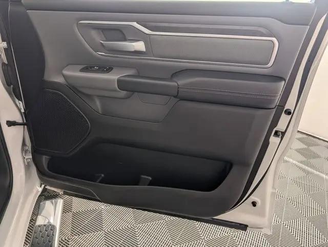 2022 Ram 1500 Big Horn Crew Cab 4x4 5'7" Box