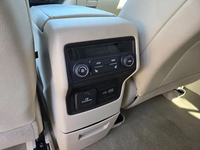 2023 GMC Acadia AWD Denali