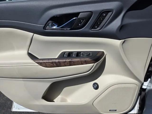 2023 GMC Acadia AWD Denali