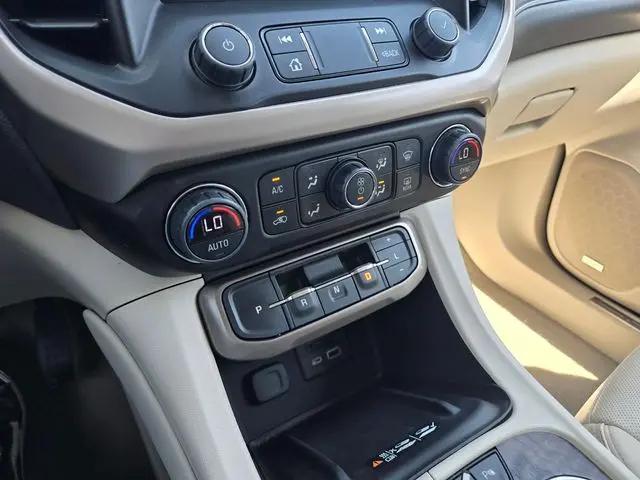 2023 GMC Acadia AWD Denali