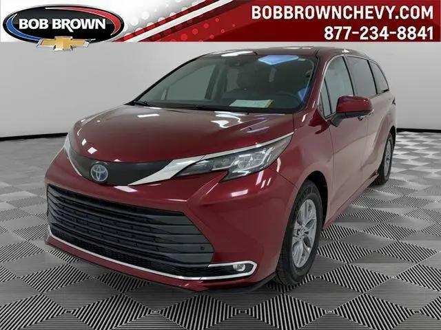 2022 Toyota Sienna XLE for sale in Urbandale, IA