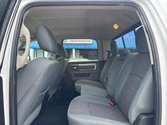 2018 Ram 1500 Big Horn Crew Cab 4x4 5'7" Box