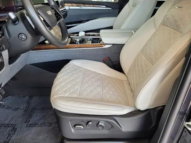 2025 Cadillac Escalade Sport Platinum